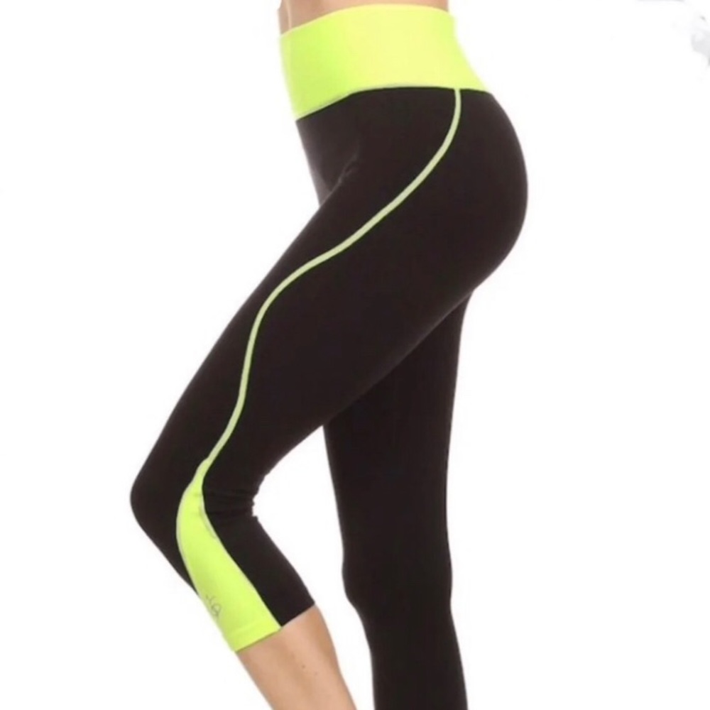 Black/yellow Capri Leggings